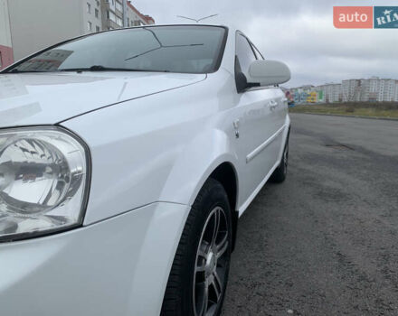 Белый Шевроле Лачетти, объемом двигателя 1.6 л и пробегом 124 тыс. км за 5900 $, фото 5 на Automoto.ua