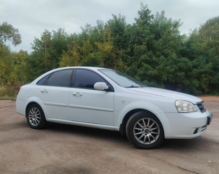 Белый Шевроле Лачетти, объемом двигателя 1.8 л и пробегом 170 тыс. км за 3900 $, фото 3 на Automoto.ua