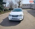 Белый Шевроле Лачетти, объемом двигателя 1.6 л и пробегом 232 тыс. км за 3950 $, фото 2 на Automoto.ua