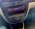 Белый Шевроле Лачетти, объемом двигателя 1.6 л и пробегом 227 тыс. км за 3600 $, фото 2 на Automoto.ua