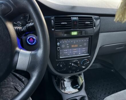 Белый Шевроле Лачетти, объемом двигателя 1.5 л и пробегом 280 тыс. км за 4200 $, фото 11 на Automoto.ua