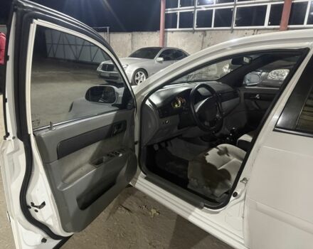 Белый Шевроле Лачетти, объемом двигателя 1.5 л и пробегом 199 тыс. км за 2950 $, фото 9 на Automoto.ua