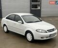 Белый Шевроле Лачетти, объемом двигателя 1.5 л и пробегом 200 тыс. км за 2999 $, фото 2 на Automoto.ua