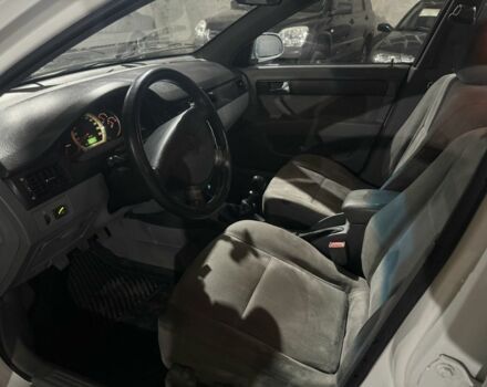 Белый Шевроле Лачетти, объемом двигателя 1.5 л и пробегом 199 тыс. км за 2950 $, фото 8 на Automoto.ua