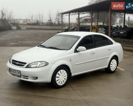 Белый Шевроле Лачетти, объемом двигателя 1.5 л и пробегом 200 тыс. км за 2999 $, фото 1 на Automoto.ua