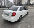 Белый Шевроле Лачетти, объемом двигателя 1.5 л и пробегом 280 тыс. км за 4200 $, фото 5 на Automoto.ua