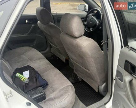 Белый Шевроле Лачетти, объемом двигателя 1.5 л и пробегом 200 тыс. км за 2999 $, фото 14 на Automoto.ua