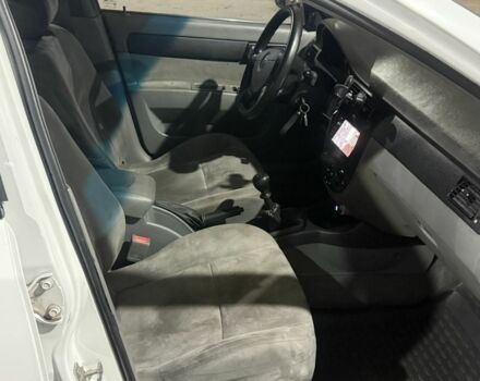 Белый Шевроле Лачетти, объемом двигателя 1.5 л и пробегом 199 тыс. км за 2950 $, фото 4 на Automoto.ua