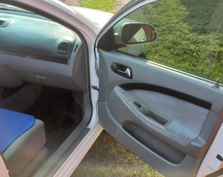 Белый Шевроле Лачетти, объемом двигателя 0 л и пробегом 186 тыс. км за 2799 $, фото 4 на Automoto.ua