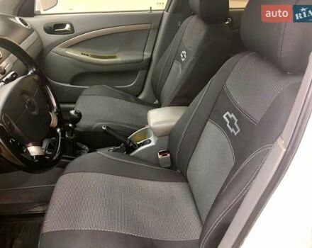 Белый Шевроле Лачетти, объемом двигателя 1.6 л и пробегом 250 тыс. км за 4900 $, фото 1 на Automoto.ua