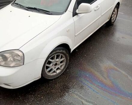 Белый Шевроле Лачетти, объемом двигателя 1.6 л и пробегом 250 тыс. км за 4900 $, фото 5 на Automoto.ua