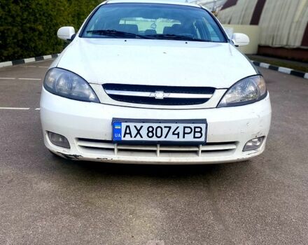 Белый Шевроле Лачетти, объемом двигателя 1.6 л и пробегом 250 тыс. км за 2500 $, фото 1 на Automoto.ua