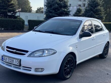Белый Шевроле Лачетти, объемом двигателя 1.6 л и пробегом 250 тыс. км за 4199 $, фото 1 на Automoto.ua