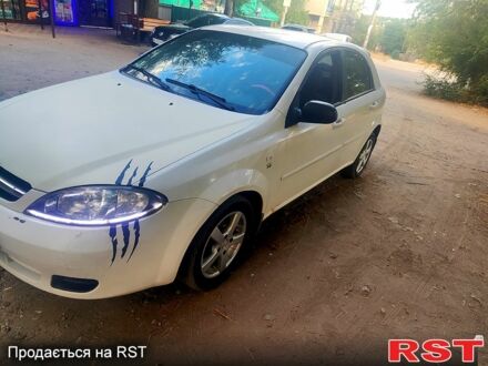 Білий Шевроле Лачетті, об'ємом двигуна 1.6 л та пробігом 325 тис. км за 3500 $, фото 1 на Automoto.ua