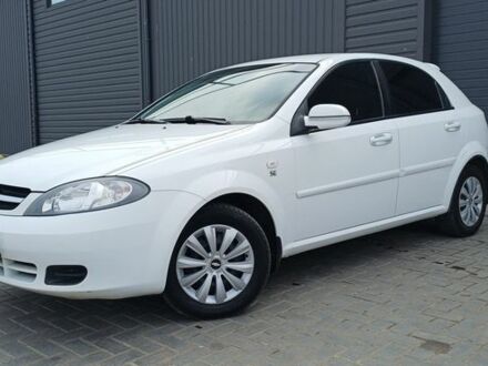 Білий Шевроле Лачетті, об'ємом двигуна 1.6 л та пробігом 142 тис. км за 5300 $, фото 1 на Automoto.ua