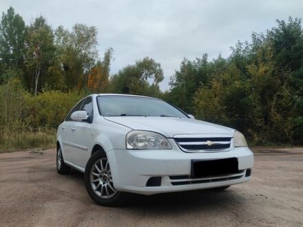 Белый Шевроле Лачетти, объемом двигателя 1.8 л и пробегом 170 тыс. км за 3900 $, фото 1 на Automoto.ua