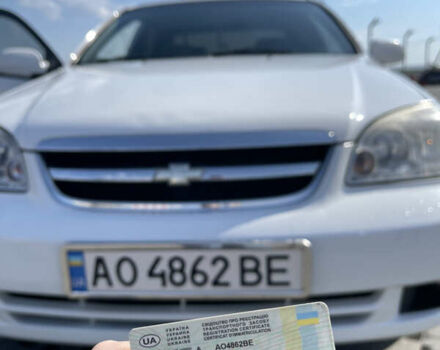 Белый Шевроле Лачетти, объемом двигателя 1.8 л и пробегом 240 тыс. км за 5500 $, фото 1 на Automoto.ua