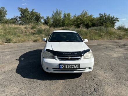 Белый Шевроле Лачетти, объемом двигателя 1.6 л и пробегом 220 тыс. км за 3199 $, фото 1 на Automoto.ua