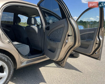 Бежевый Шевроле Лачетти, объемом двигателя 1.6 л и пробегом 170 тыс. км за 3200 $, фото 7 на Automoto.ua