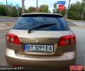 Бежевый Шевроле Лачетти, объемом двигателя 1.8 л и пробегом 230 тыс. км за 3400 $, фото 3 на Automoto.ua