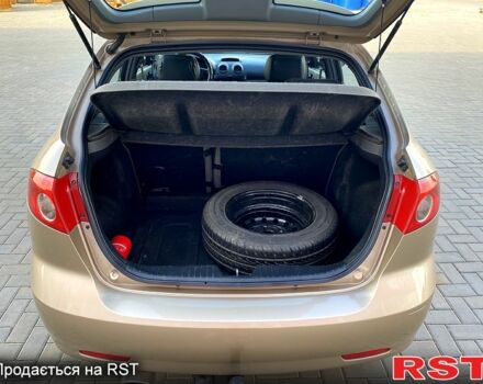 Бежевый Шевроле Лачетти, объемом двигателя 1.6 л и пробегом 270 тыс. км за 3900 $, фото 7 на Automoto.ua