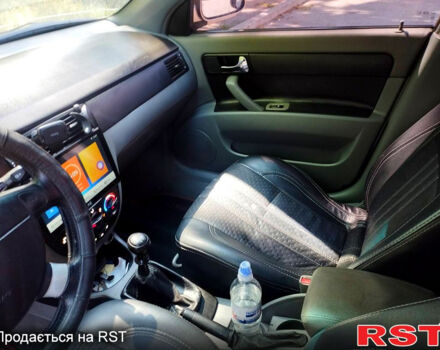 Бежевый Шевроле Лачетти, объемом двигателя 1.8 л и пробегом 282 тыс. км за 3800 $, фото 5 на Automoto.ua