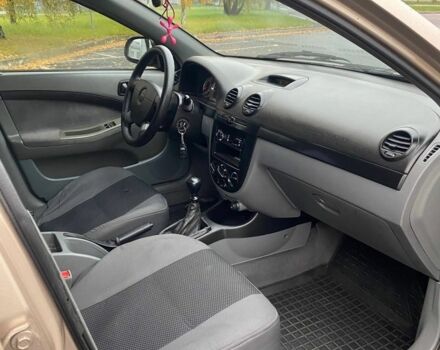 Бежевый Шевроле Лачетти, объемом двигателя 1.6 л и пробегом 300 тыс. км за 3300 $, фото 6 на Automoto.ua