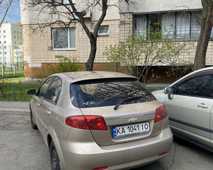 Бежевый Шевроле Лачетти, объемом двигателя 1.8 л и пробегом 300 тыс. км за 2900 $, фото 1 на Automoto.ua