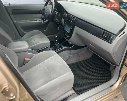 Бежевий Шевроле Лачетті, об'ємом двигуна 1.8 л та пробігом 212 тис. км за 4200 $, фото 10 на Automoto.ua