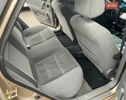 Бежевий Шевроле Лачетті, об'ємом двигуна 1.8 л та пробігом 212 тис. км за 4200 $, фото 8 на Automoto.ua