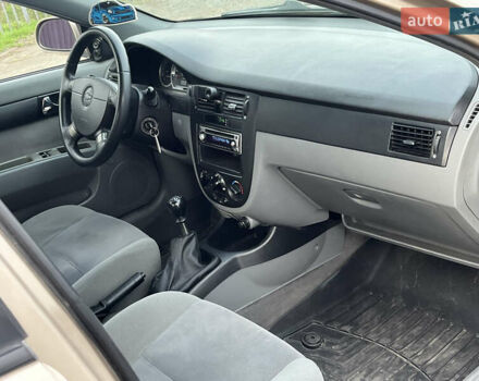 Бежевий Шевроле Лачетті, об'ємом двигуна 1.8 л та пробігом 200 тис. км за 3999 $, фото 10 на Automoto.ua