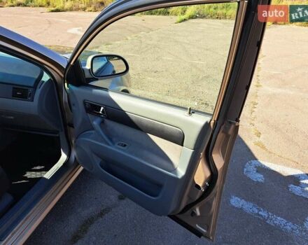 Бежевый Шевроле Лачетти, объемом двигателя 1.8 л и пробегом 126 тыс. км за 5800 $, фото 6 на Automoto.ua