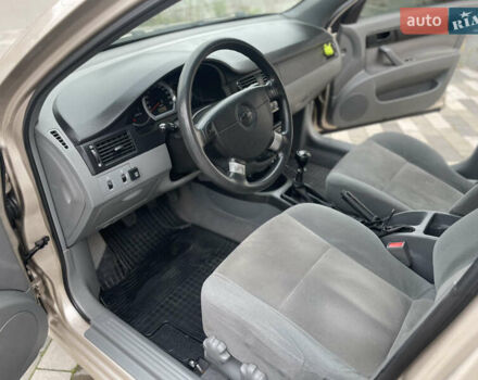 Бежевий Шевроле Лачетті, об'ємом двигуна 1.6 л та пробігом 140 тис. км за 5200 $, фото 45 на Automoto.ua