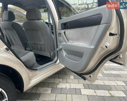 Бежевий Шевроле Лачетті, об'ємом двигуна 1.6 л та пробігом 140 тис. км за 5200 $, фото 57 на Automoto.ua