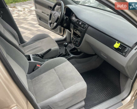 Бежевий Шевроле Лачетті, об'ємом двигуна 1.6 л та пробігом 140 тис. км за 5200 $, фото 59 на Automoto.ua