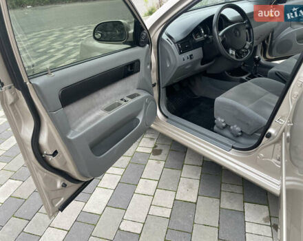 Бежевий Шевроле Лачетті, об'ємом двигуна 1.6 л та пробігом 140 тис. км за 5200 $, фото 46 на Automoto.ua