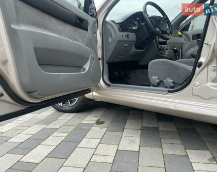 Бежевий Шевроле Лачетті, об'ємом двигуна 1.6 л та пробігом 140 тис. км за 5200 $, фото 54 на Automoto.ua