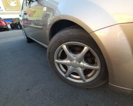 Бежевий Шевроле Лачетті, об'ємом двигуна 1.8 л та пробігом 249 тис. км за 4500 $, фото 4 на Automoto.ua