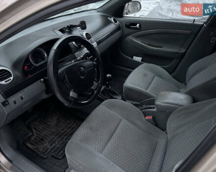 Бежевый Шевроле Лачетти, объемом двигателя 1.8 л и пробегом 289 тыс. км за 2600 $, фото 4 на Automoto.ua