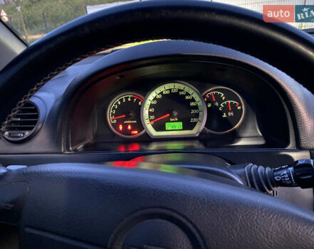 Бежевый Шевроле Лачетти, объемом двигателя 1.8 л и пробегом 280 тыс. км за 4300 $, фото 6 на Automoto.ua