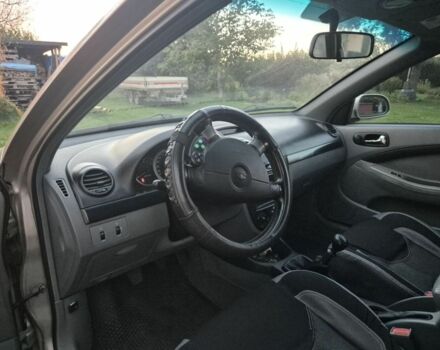 Бежевий Шевроле Лачетті, об'ємом двигуна 1.8 л та пробігом 294 тис. км за 4500 $, фото 4 на Automoto.ua