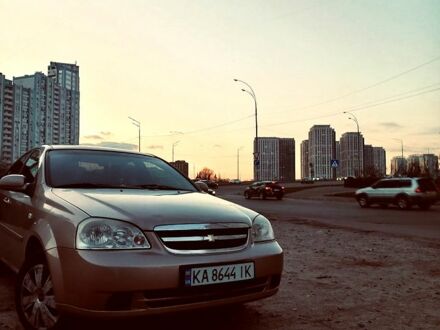 Шевроле Лачетті 2007 у Києві на Automoto.ua Бежевий Шевроле Лачетті, об'ємом двигуна 1.4 л та пробігом 205 тис. км за 3100 $, фото 1 на Automoto.ua