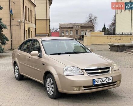 Бежевий Шевроле Лачетті, об'ємом двигуна 1.8 л та пробігом 250 тис. км за 3100 $, фото 1 на Automoto.ua