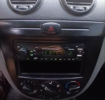 Черный Шевроле Лачетти, объемом двигателя 1.8 л и пробегом 180 тыс. км за 4100 $, фото 5 на Automoto.ua