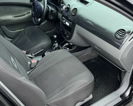 Черный Шевроле Лачетти, объемом двигателя 1.6 л и пробегом 320 тыс. км за 4000 $, фото 5 на Automoto.ua