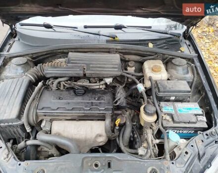 Черный Шевроле Лачетти, объемом двигателя 1.8 л и пробегом 267 тыс. км за 3500 $, фото 5 на Automoto.ua