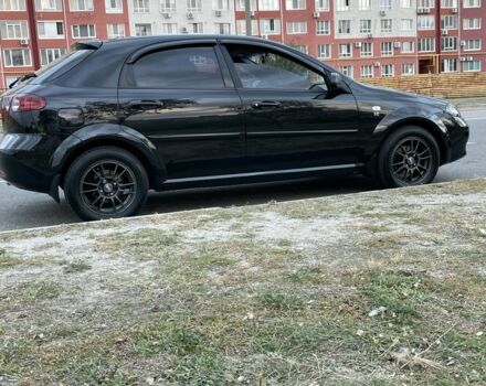 Черный Шевроле Лачетти, объемом двигателя 1.6 л и пробегом 144 тыс. км за 5100 $, фото 5 на Automoto.ua