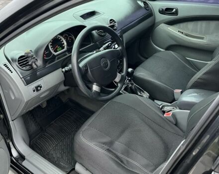 Черный Шевроле Лачетти, объемом двигателя 1.6 л и пробегом 320 тыс. км за 4000 $, фото 4 на Automoto.ua