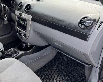 Черный Шевроле Лачетти, объемом двигателя 1.6 л и пробегом 270 тыс. км за 3700 $, фото 6 на Automoto.ua