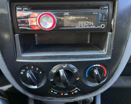 Черный Шевроле Лачетти, объемом двигателя 1.6 л и пробегом 334 тыс. км за 3899 $, фото 10 на Automoto.ua